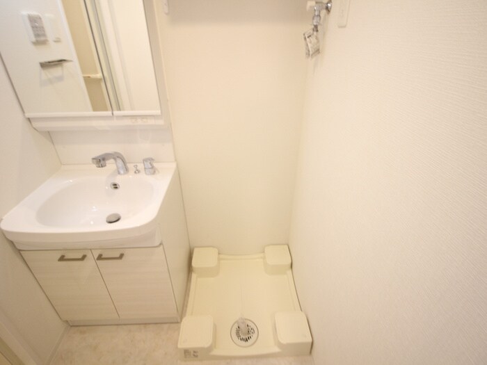 物件内観写真14　(洗濯機置場)