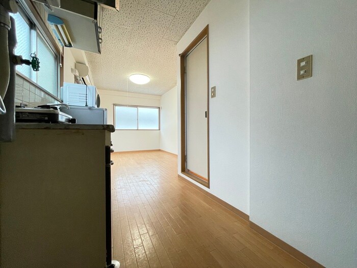 物件内観写真18　(廊下)