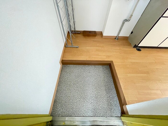 物件内観写真19　(玄関)