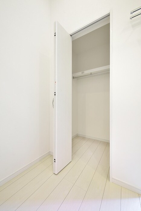 物件内観写真12　(収納)