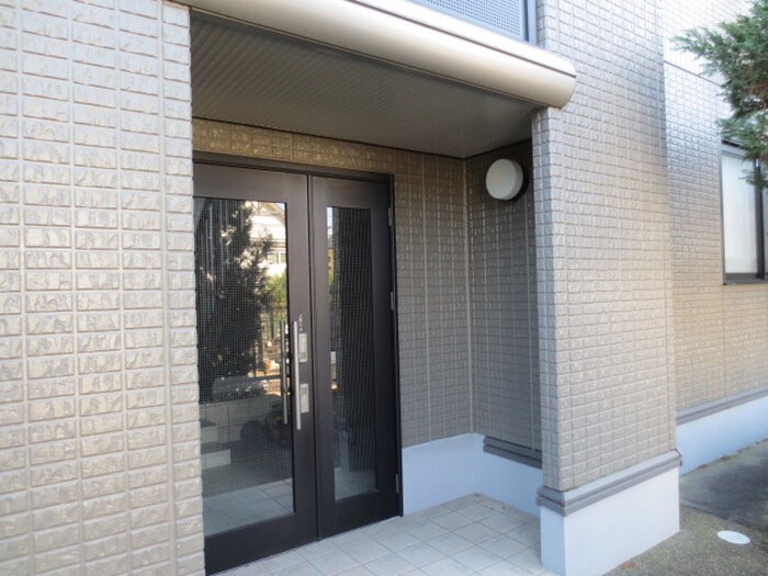 物件外観写真5　(エントランス部分)