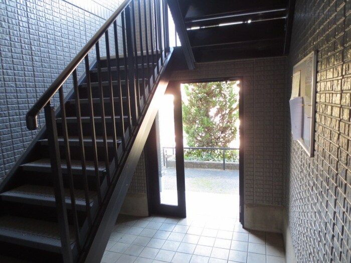 物件外観写真6　(エントランス部分)