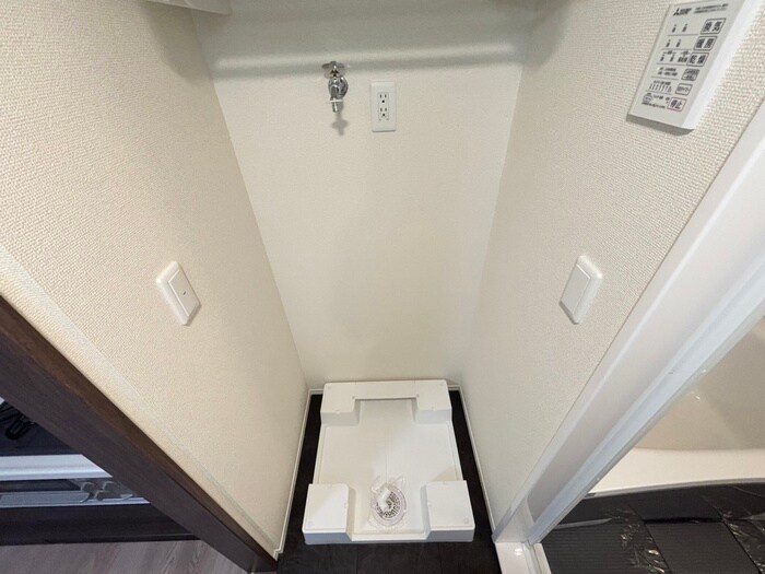 物件内観写真16　(洗濯機置場)