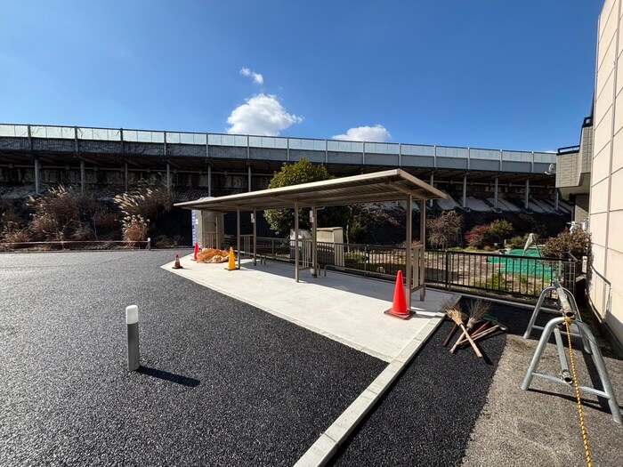 物件外観写真4　(駐輪場)