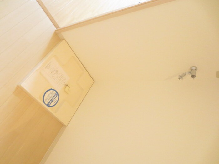 物件内観写真11　(洗濯機置場)