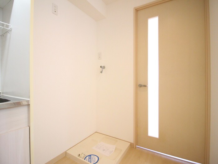 物件内観写真14　(洗濯機置場)