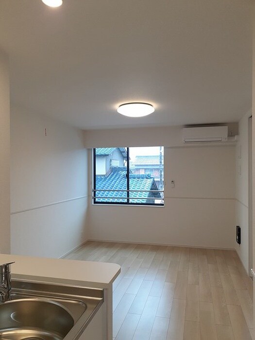 物件内観写真4　(居室)