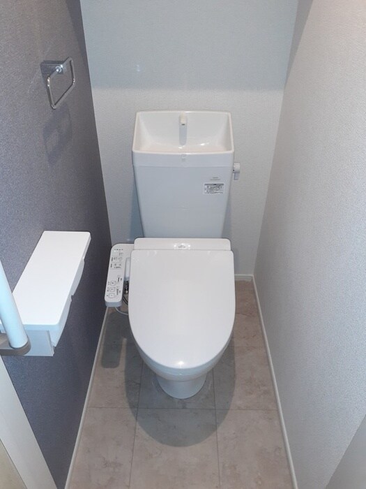 物件内観写真8　(トイレ)