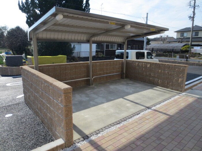 物件外観写真4　(駐輪場)