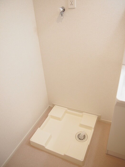 物件内観写真15　(洗濯機置場)