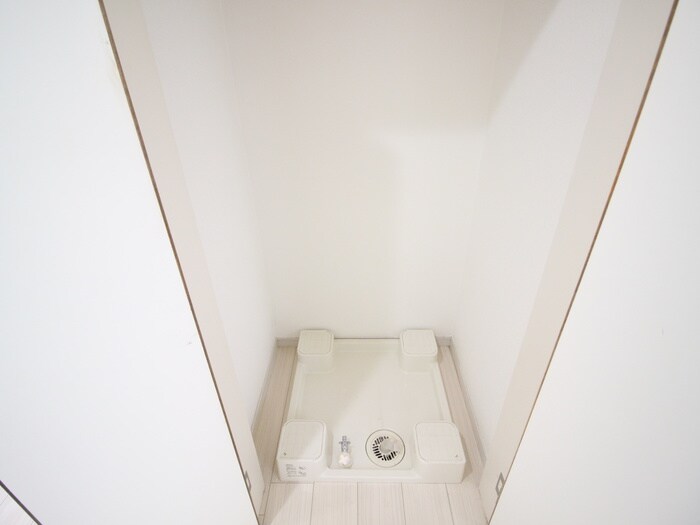 物件内観写真11　(洗濯機置場)