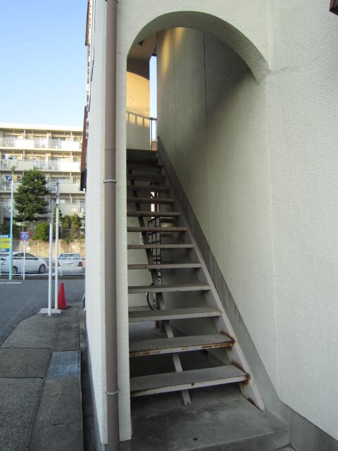 物件外観写真5　(エントランス部分)