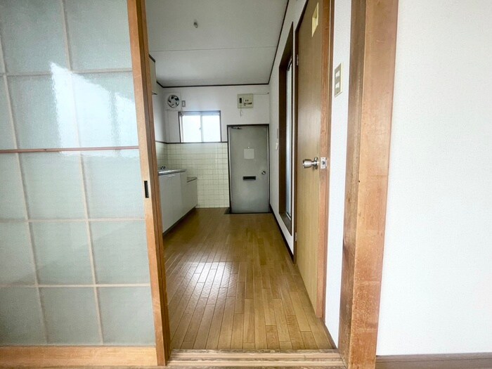 物件内観写真21　(廊下)