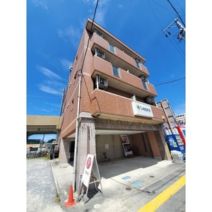 アルス梅坪駅前外観写真