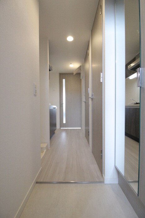 物件内観写真7　(玄関)