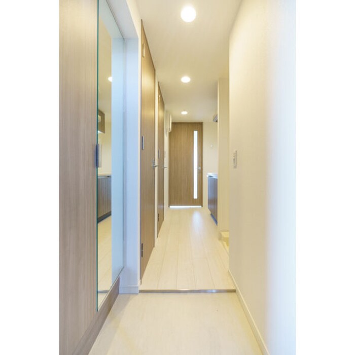 物件内観写真7　(玄関)