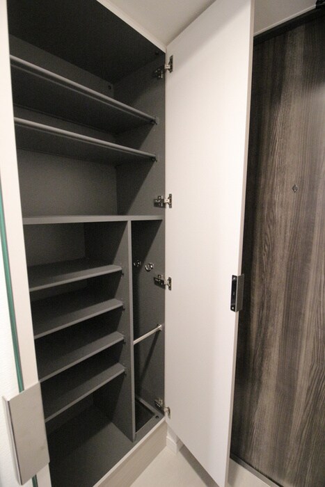 物件内観写真8　(靴箱)