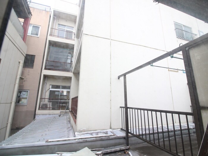 物件内観写真21　(室内からの展望)