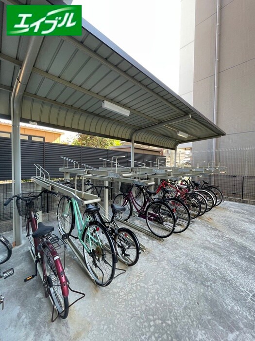 物件外観写真5　(駐輪場)