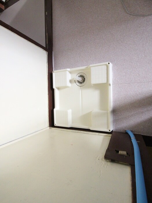 物件内観写真12　(洗濯機置場)