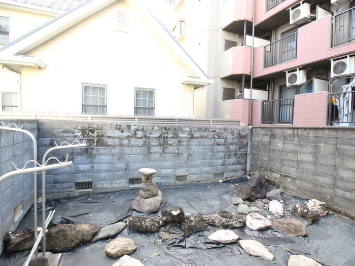 物件内観写真16　(室内からの展望)