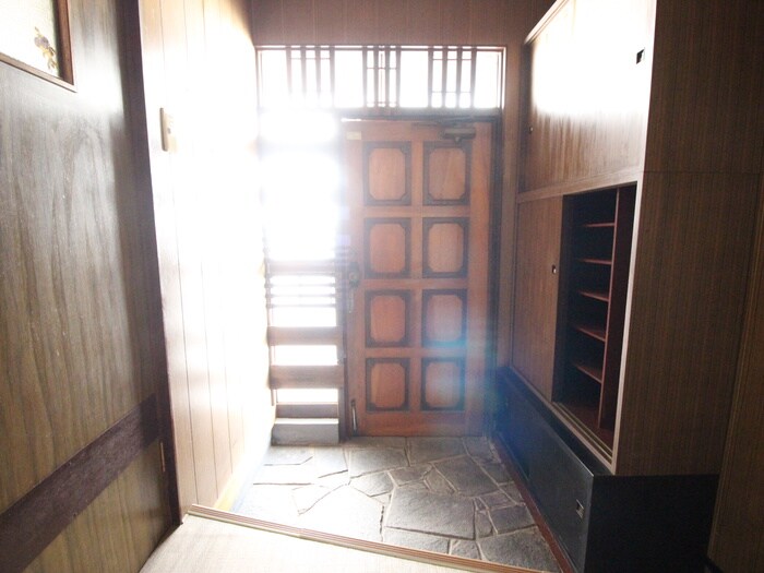 物件内観写真19　(玄関)