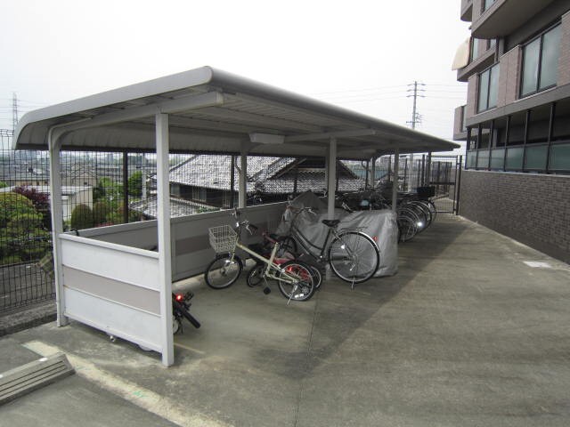 物件外観写真3　(駐輪場)
