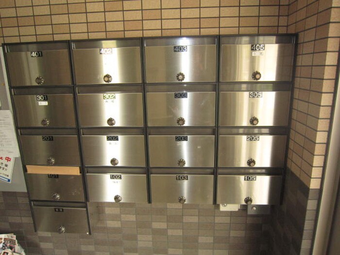 物件外観写真5　(エントランス部分)