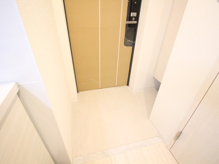 物件内観写真17　(玄関)
