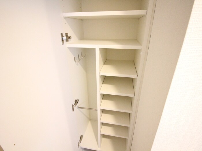 物件内観写真18　(靴箱)