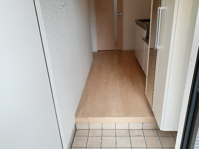 物件内観写真11　(玄関)