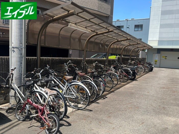 物件外観写真5　(駐輪場)