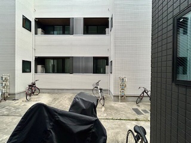 物件内観写真16　(室内からの展望)