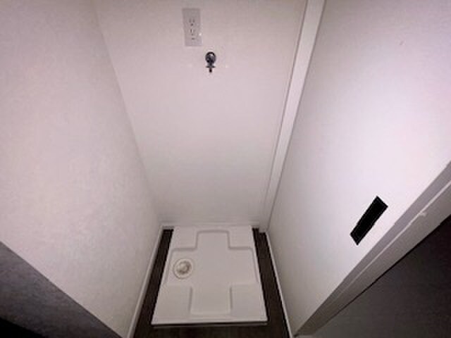 物件内観写真17　(洗濯機置場)