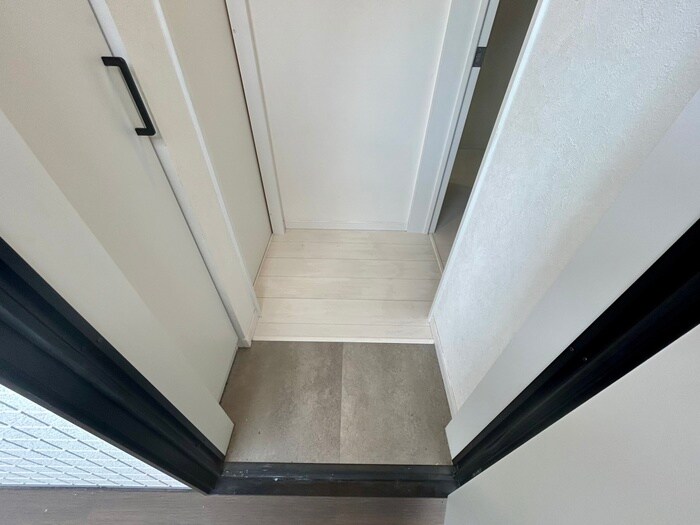 物件内観写真14　(玄関)