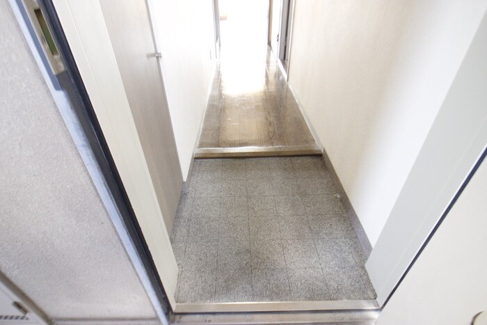 物件内観写真15　(玄関)