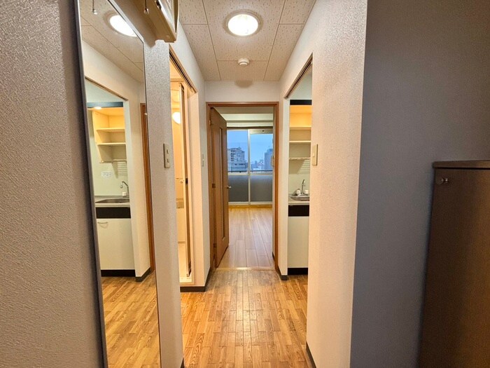 物件内観写真14　(廊下)