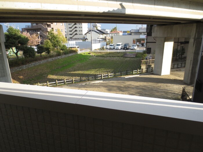 物件内観写真10　(室内からの展望)