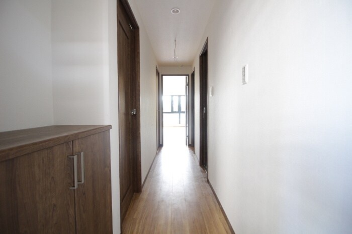 物件内観写真12　(廊下)