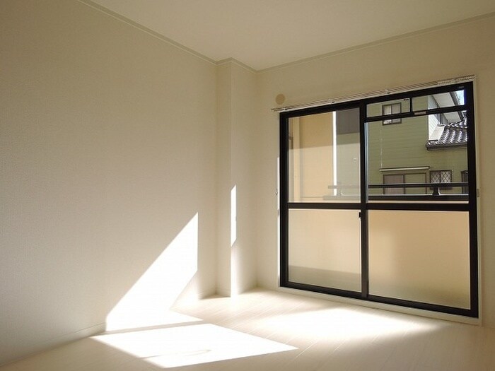 物件内観写真4　(居室)