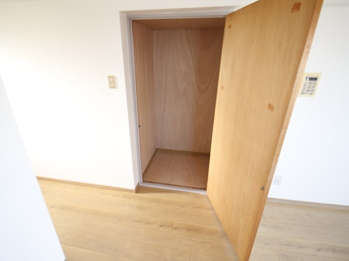 物件内観写真11　(収納)