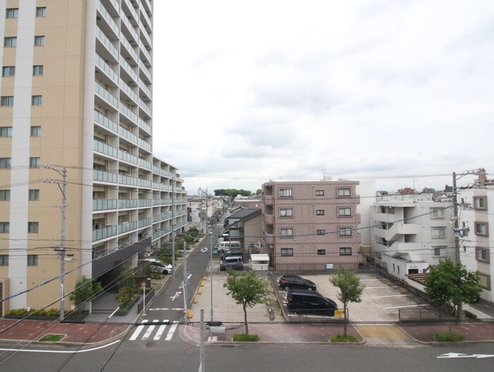 物件内観写真16　(室内からの展望)