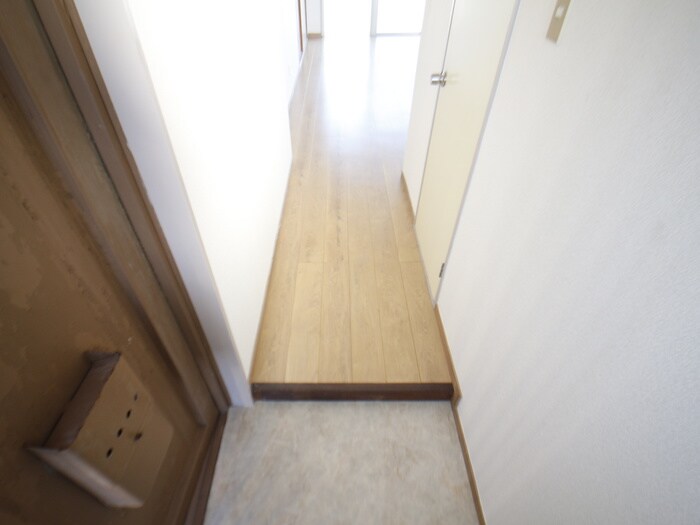 物件内観写真16　(玄関)