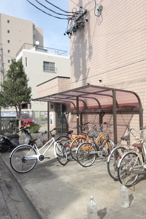 物件外観写真4　(駐輪場)