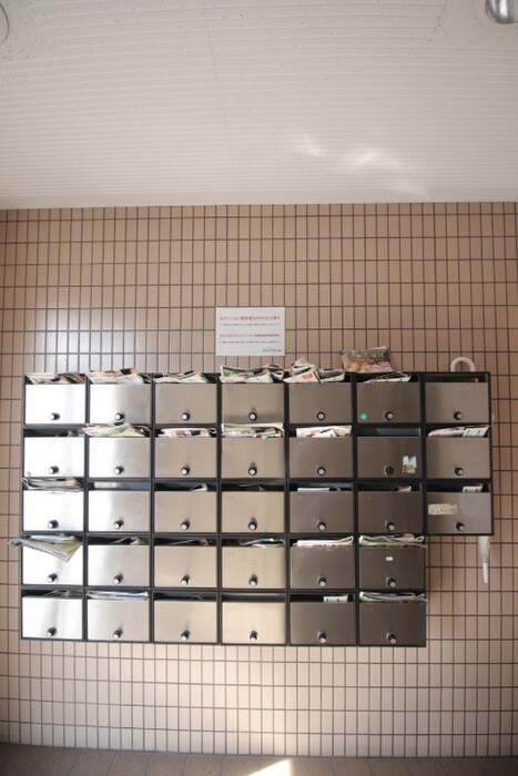 物件外観写真6　(エントランス部分)