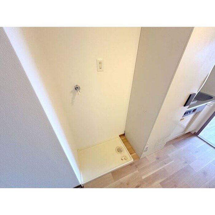 物件内観写真15　(洗濯機置場)