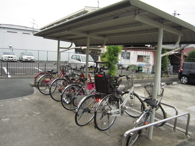物件外観写真2　(駐輪場)