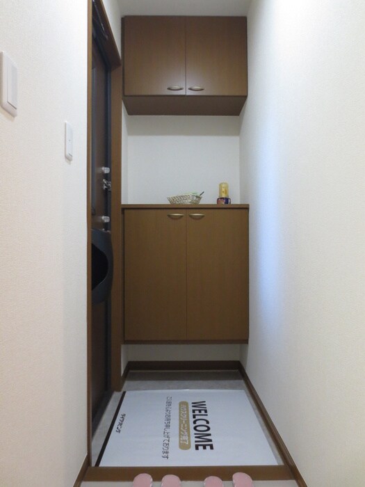 物件内観写真7　(玄関)