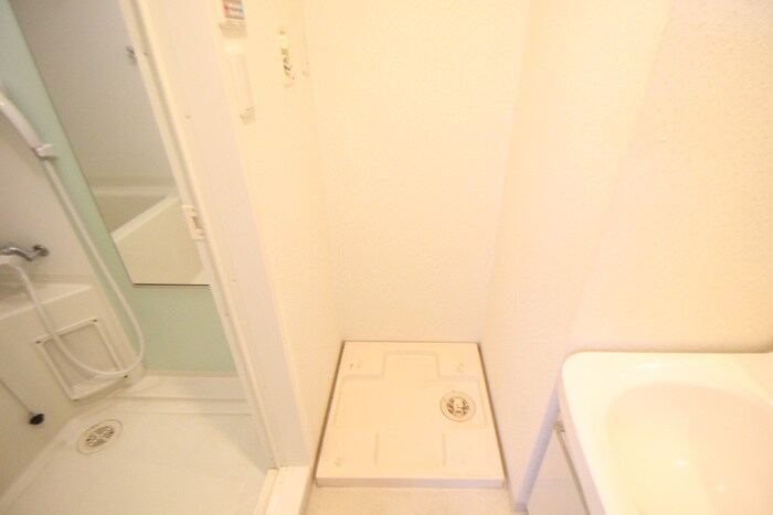 物件内観写真13　(洗濯機置場)