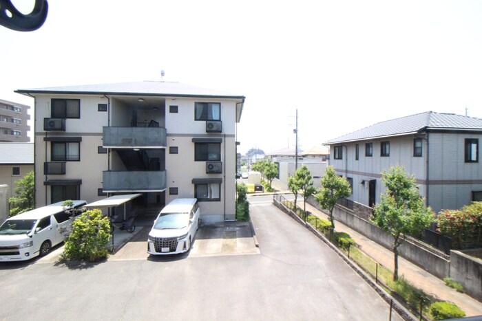 物件内観写真18　(室内からの展望)